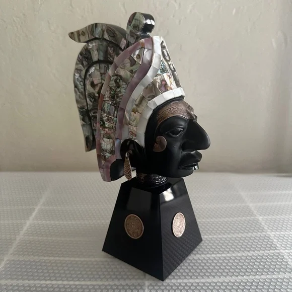 Black and Silver Decorative Bust - Picture 1 of 4